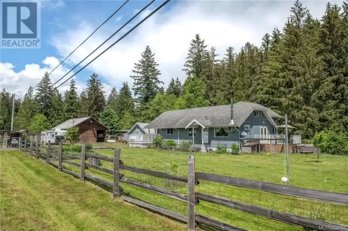 870 Sayward Rd, Sayward