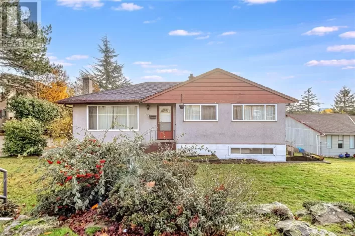 881 McKenzie Ave, Saanich