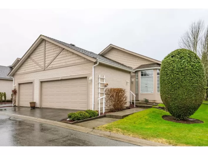 98 9012 WALNUT GROVE DRIVE, Langley