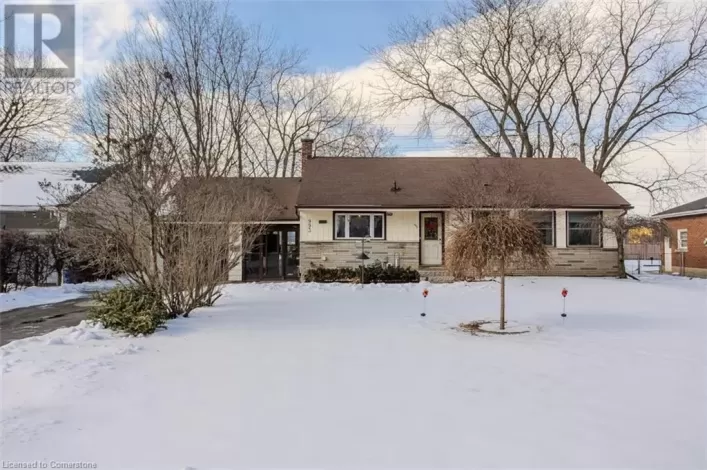 993 CLOVERLEAF Drive, Burlington