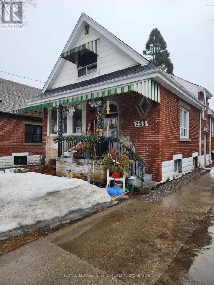 LOWER - 233 HUXLEY AVENUE S, Hamilton