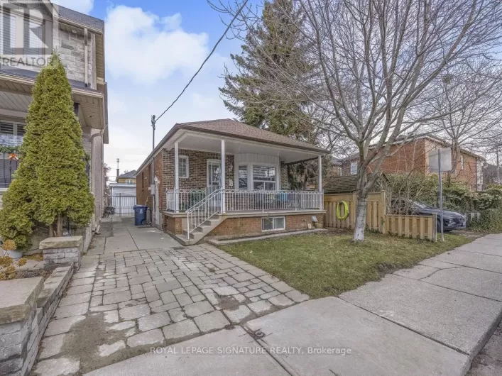 LOWER - 58 SAMMON AVENUE, Toronto