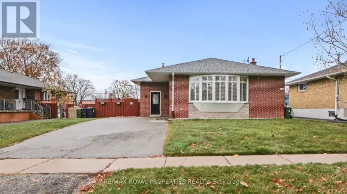 MAIN FLOOR - 28 CHOPIN AVENUE, Toronto